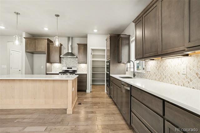 7296 Xenophon Court
