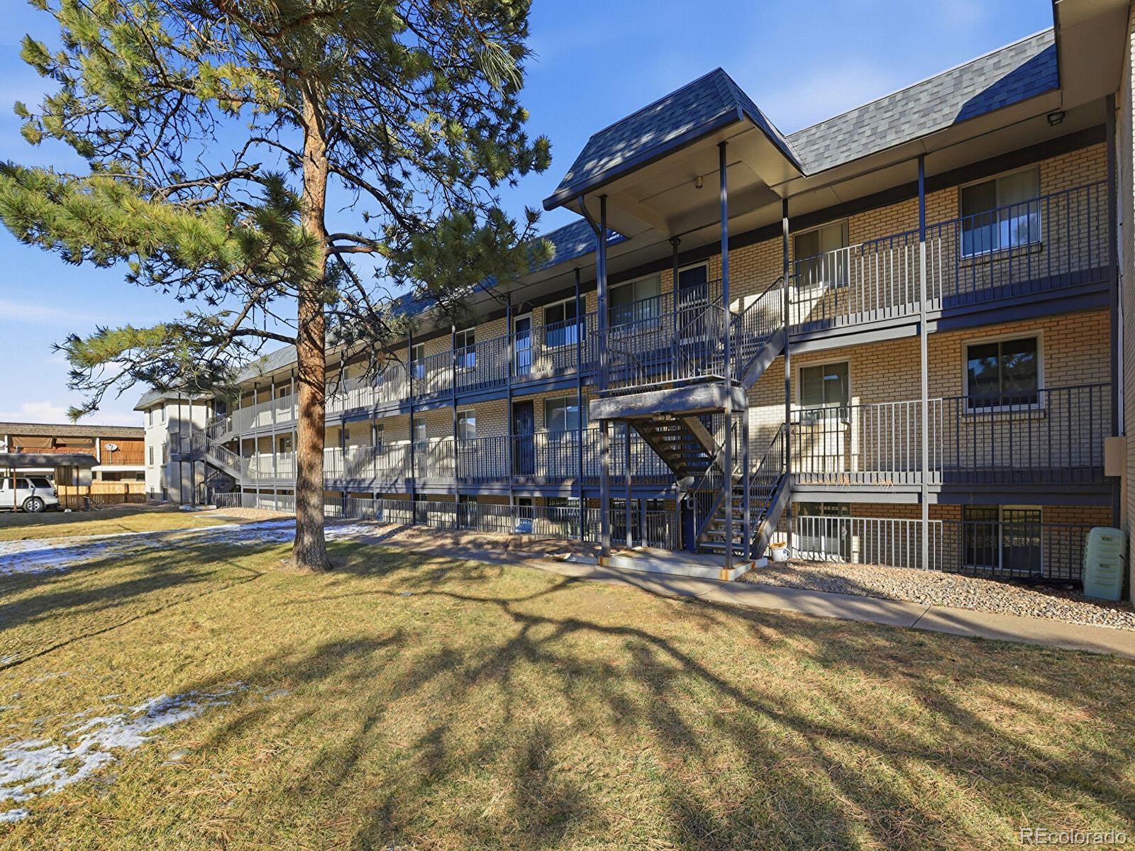1723 Robb Street Unit: 33