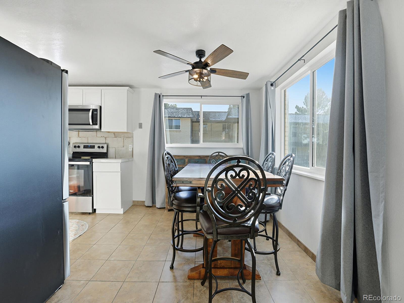 1723 Robb Street Unit: 33