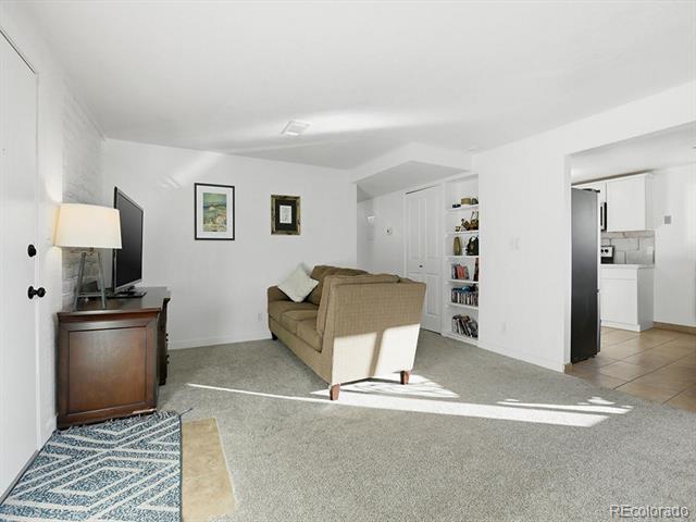 1723 Robb Street Unit: 33
