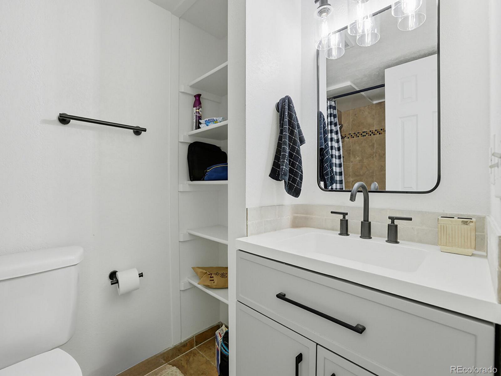 1723 Robb Street Unit: 33