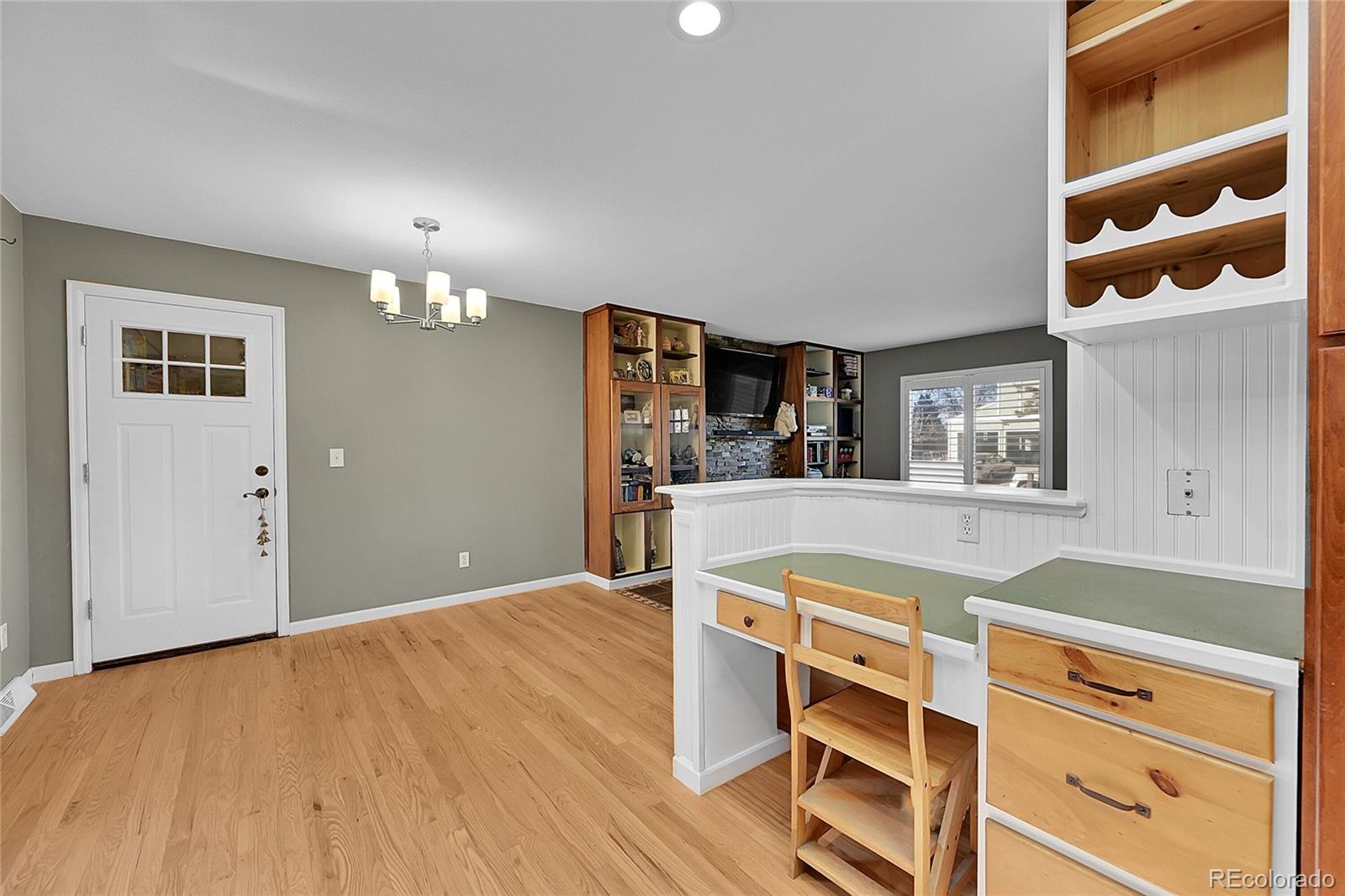 5075 E Weaver Avenue