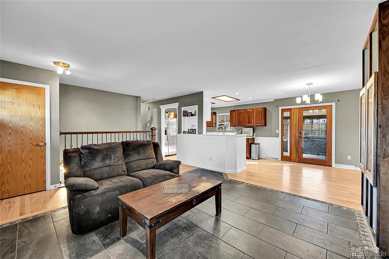 5075 E Weaver Avenue