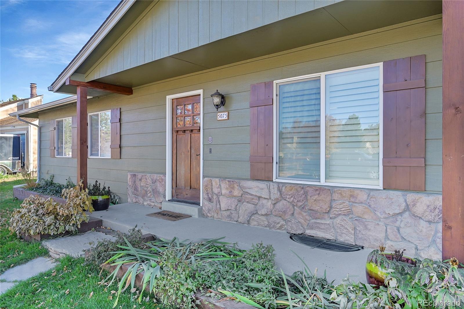 5075 E Weaver Avenue