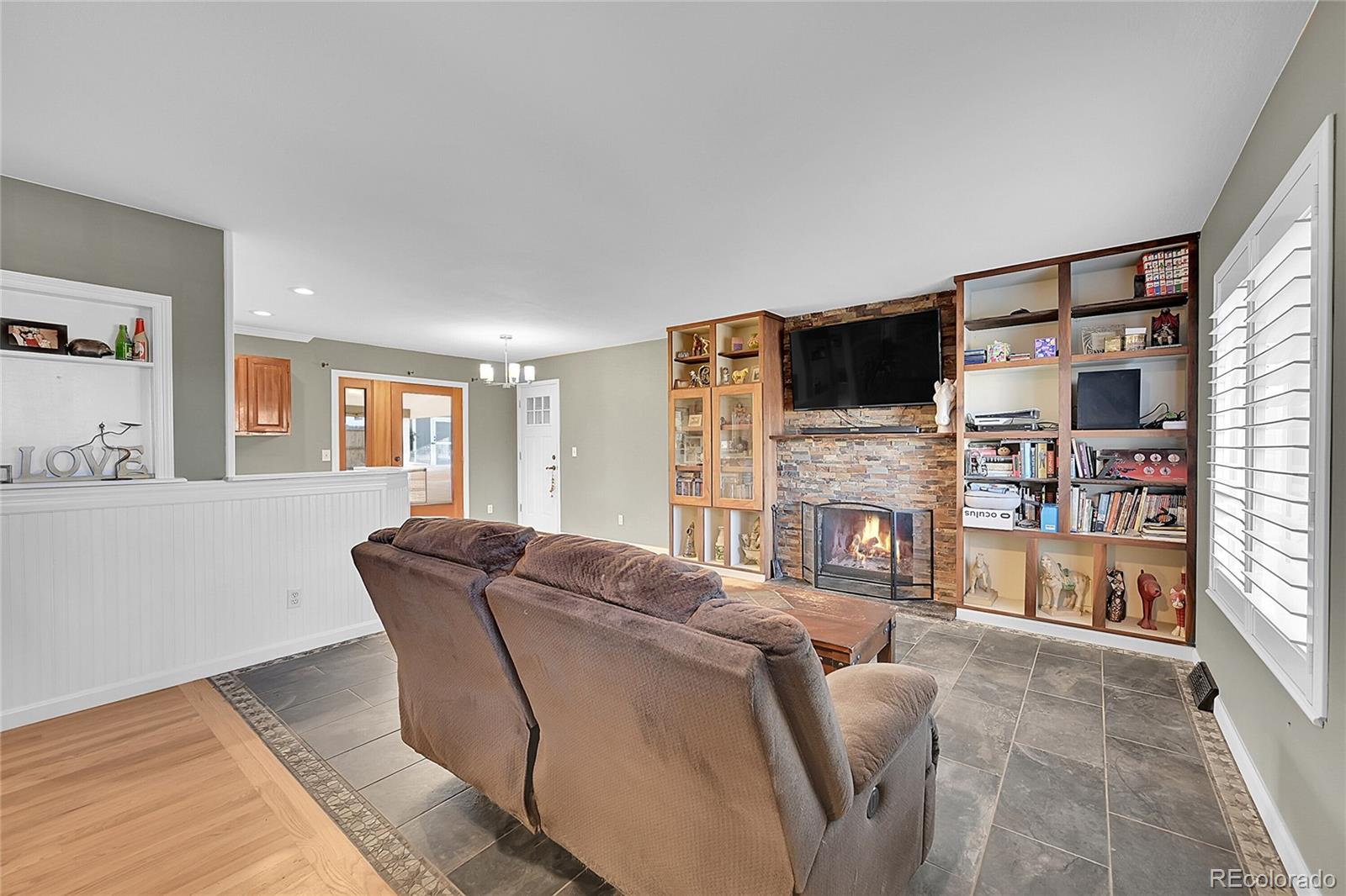 5075 E Weaver Avenue