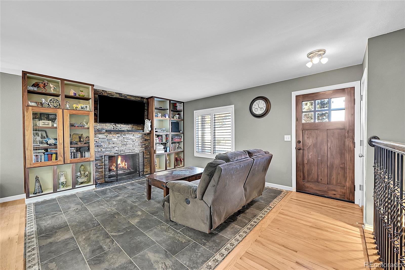 5075 E Weaver Avenue