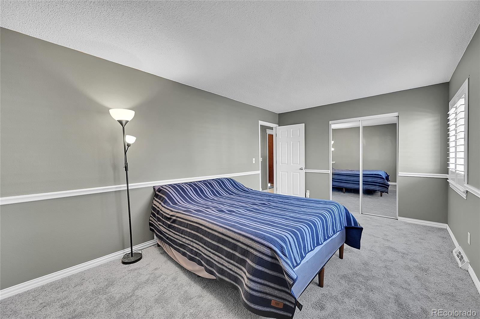 5075 E Weaver Avenue