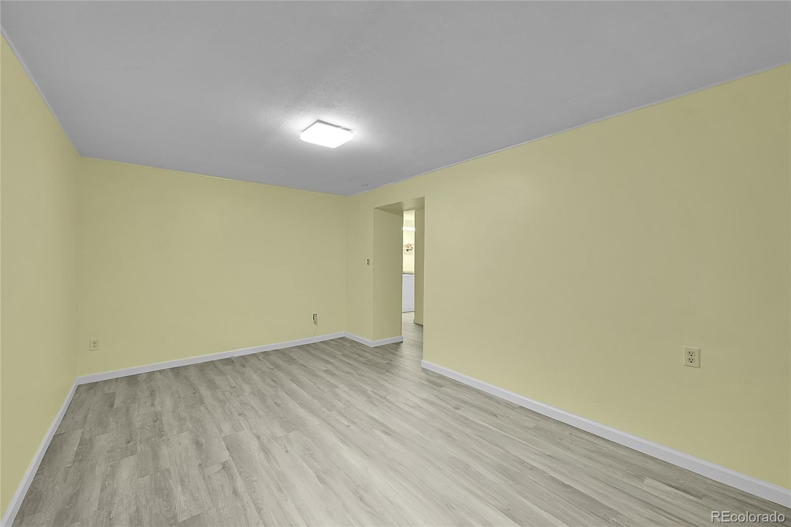 5075 E Weaver Avenue