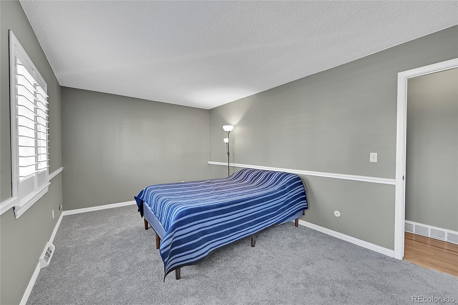 5075 E Weaver Avenue