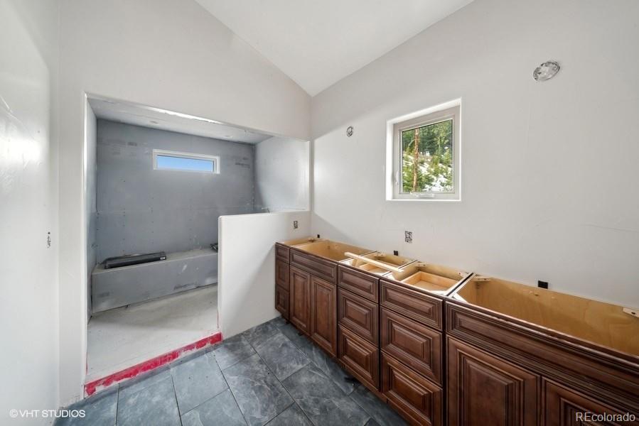 1810 Saddleback Drive