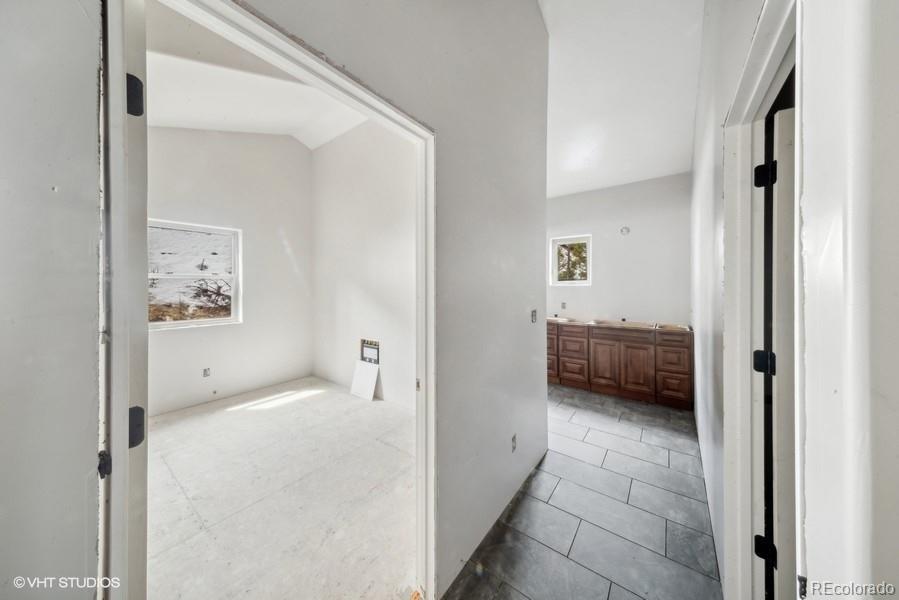 1810 Saddleback Drive