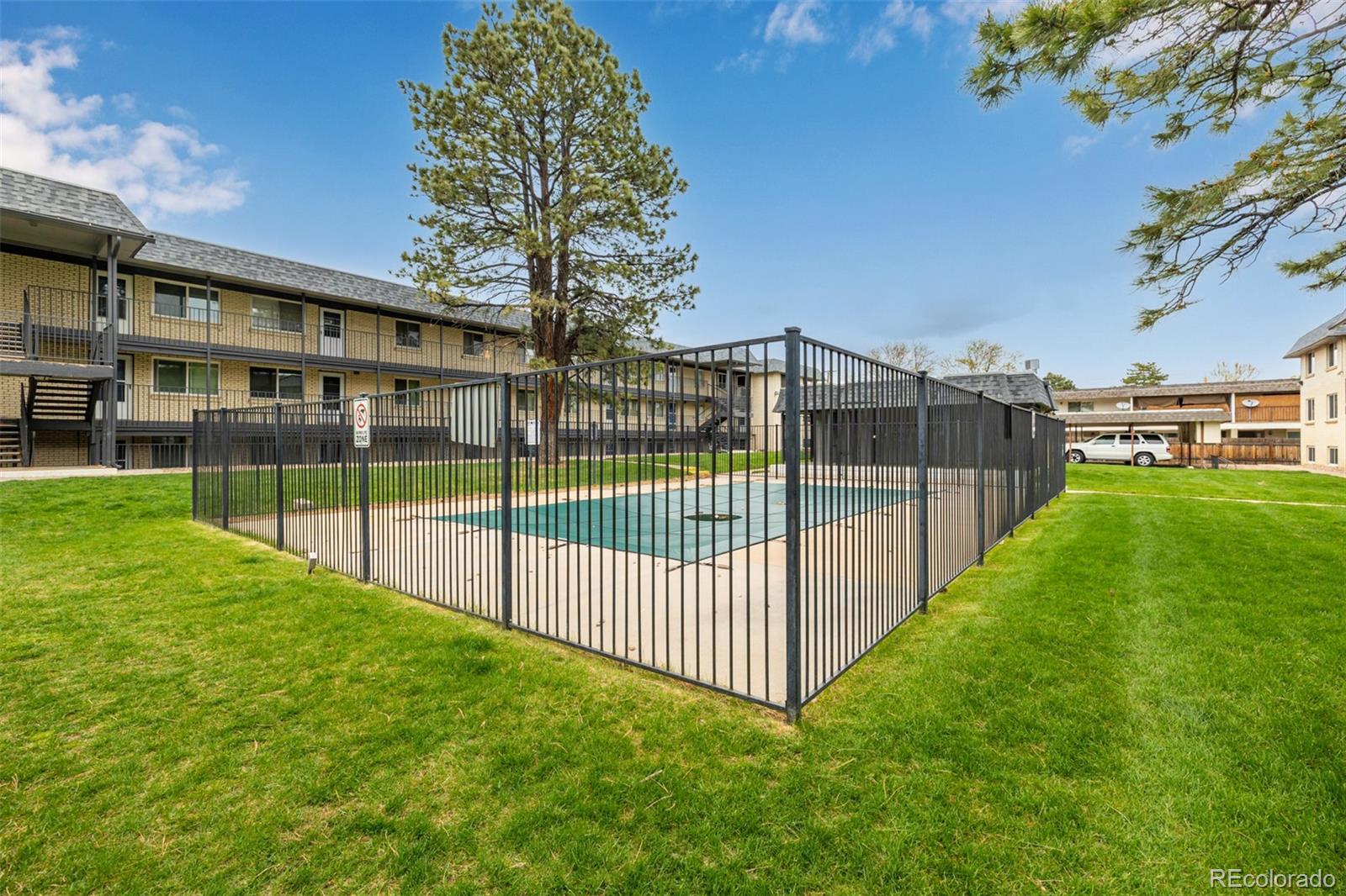 1723 Robb Street Unit: 33