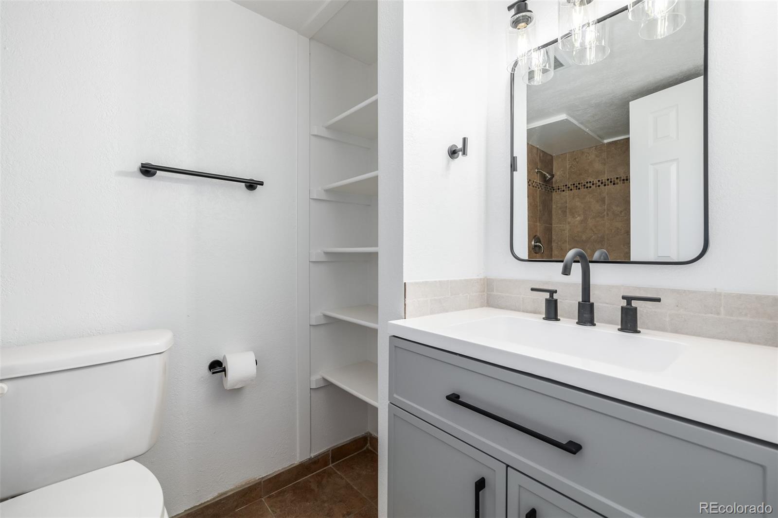 1723 Robb Street Unit: 33