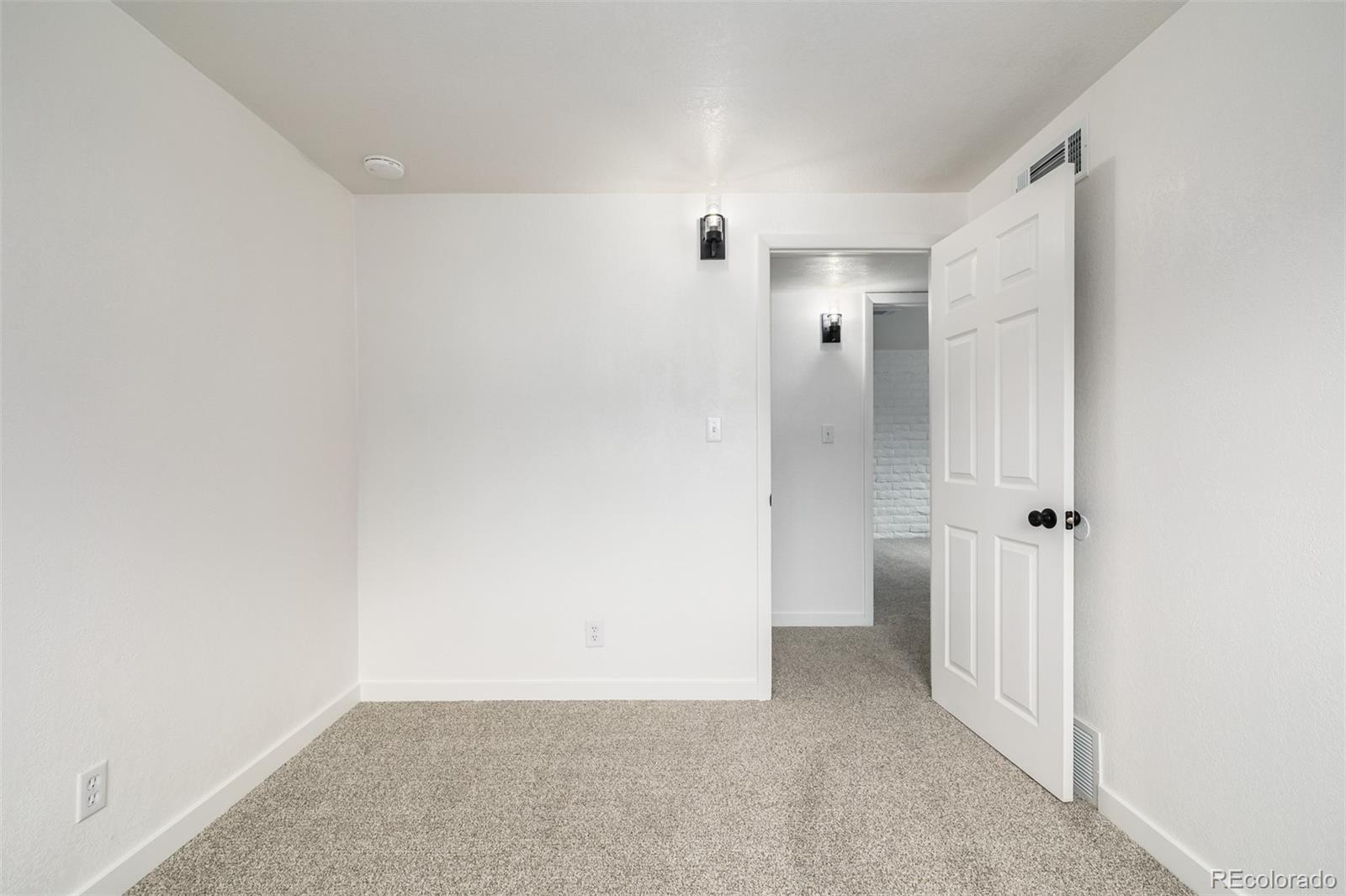 1723 Robb Street Unit: 33