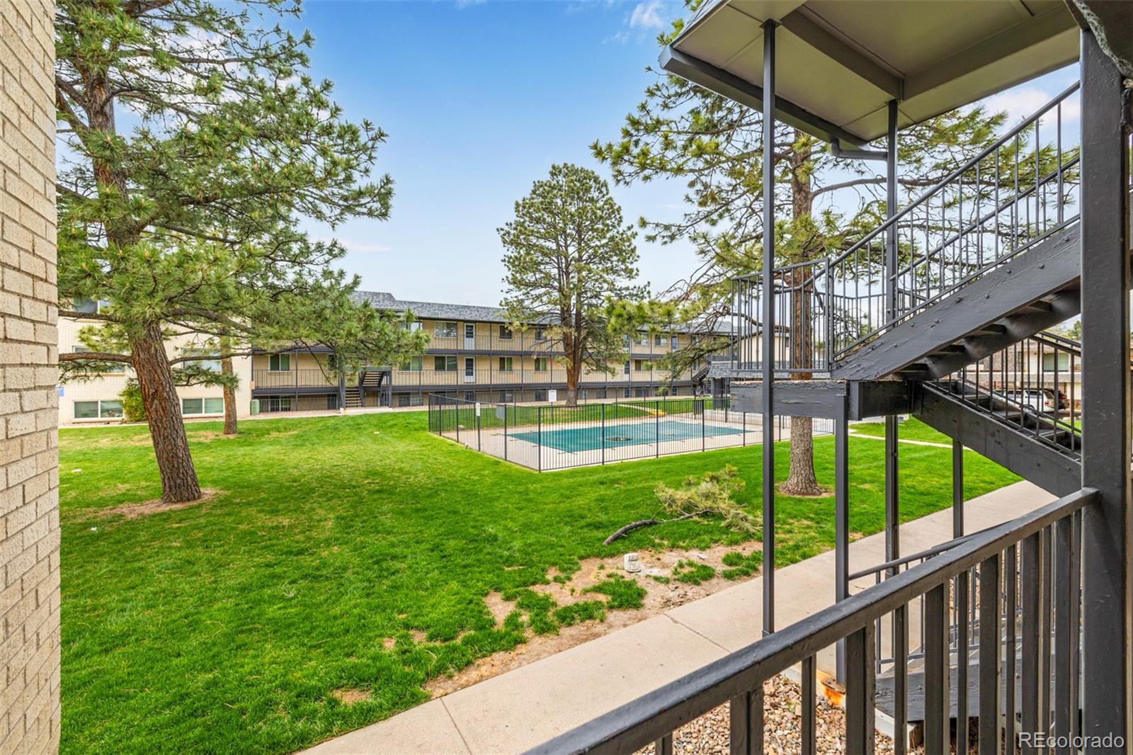 1723 Robb Street Unit: 33