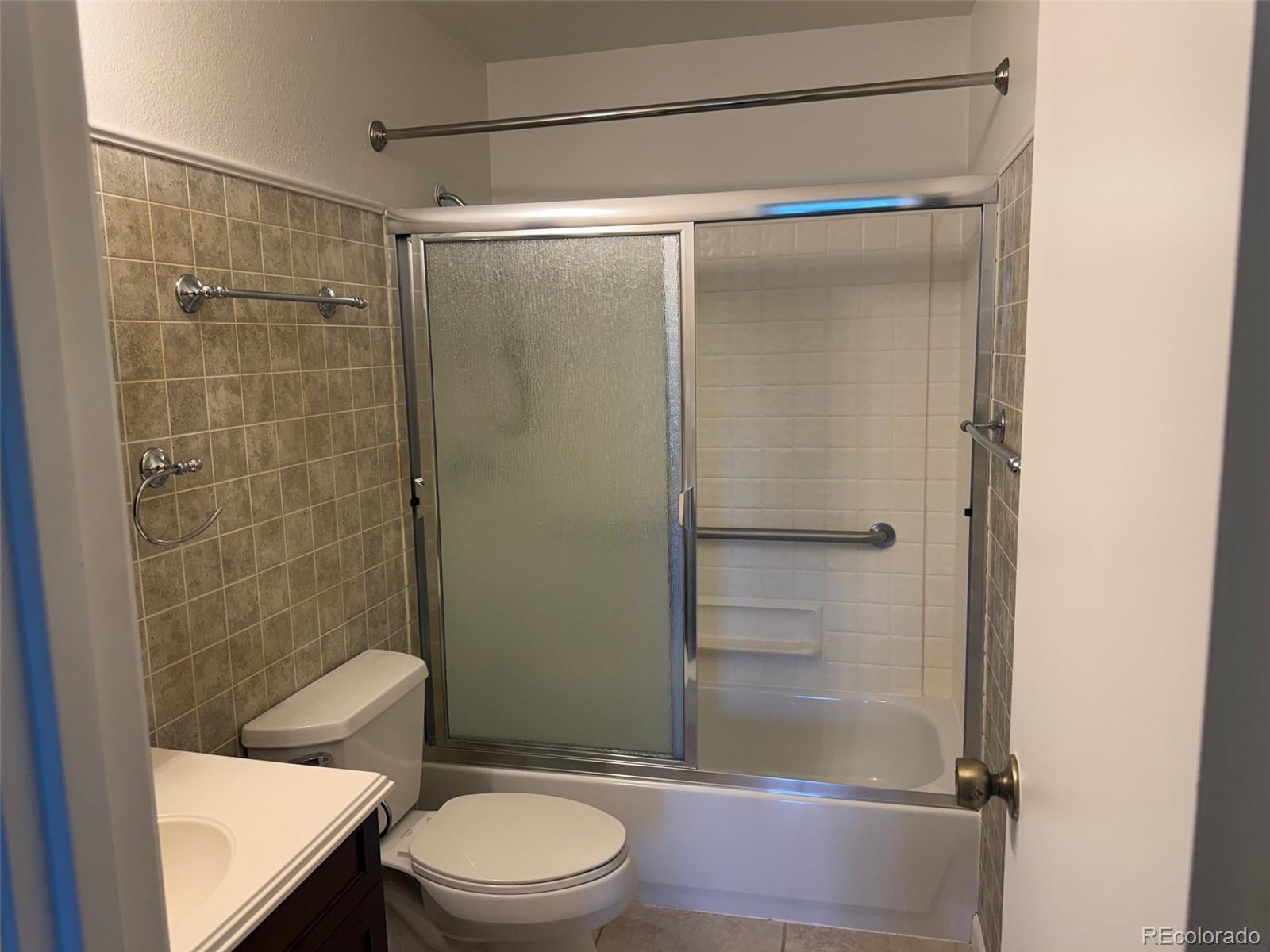 1200 Golden Circle Unit: 506