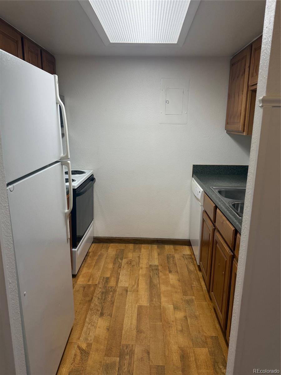 1200 Golden Circle Unit: 506