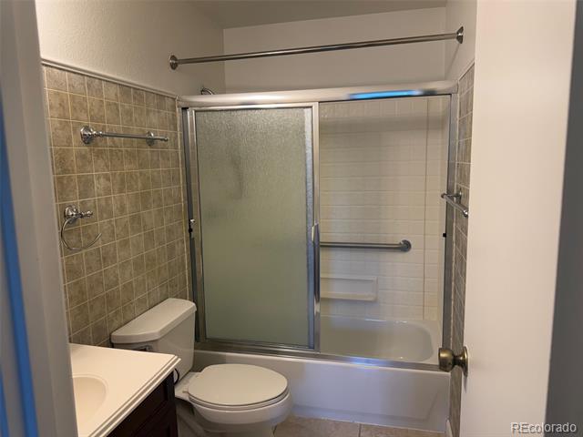 1200 Golden Circle Unit: 506