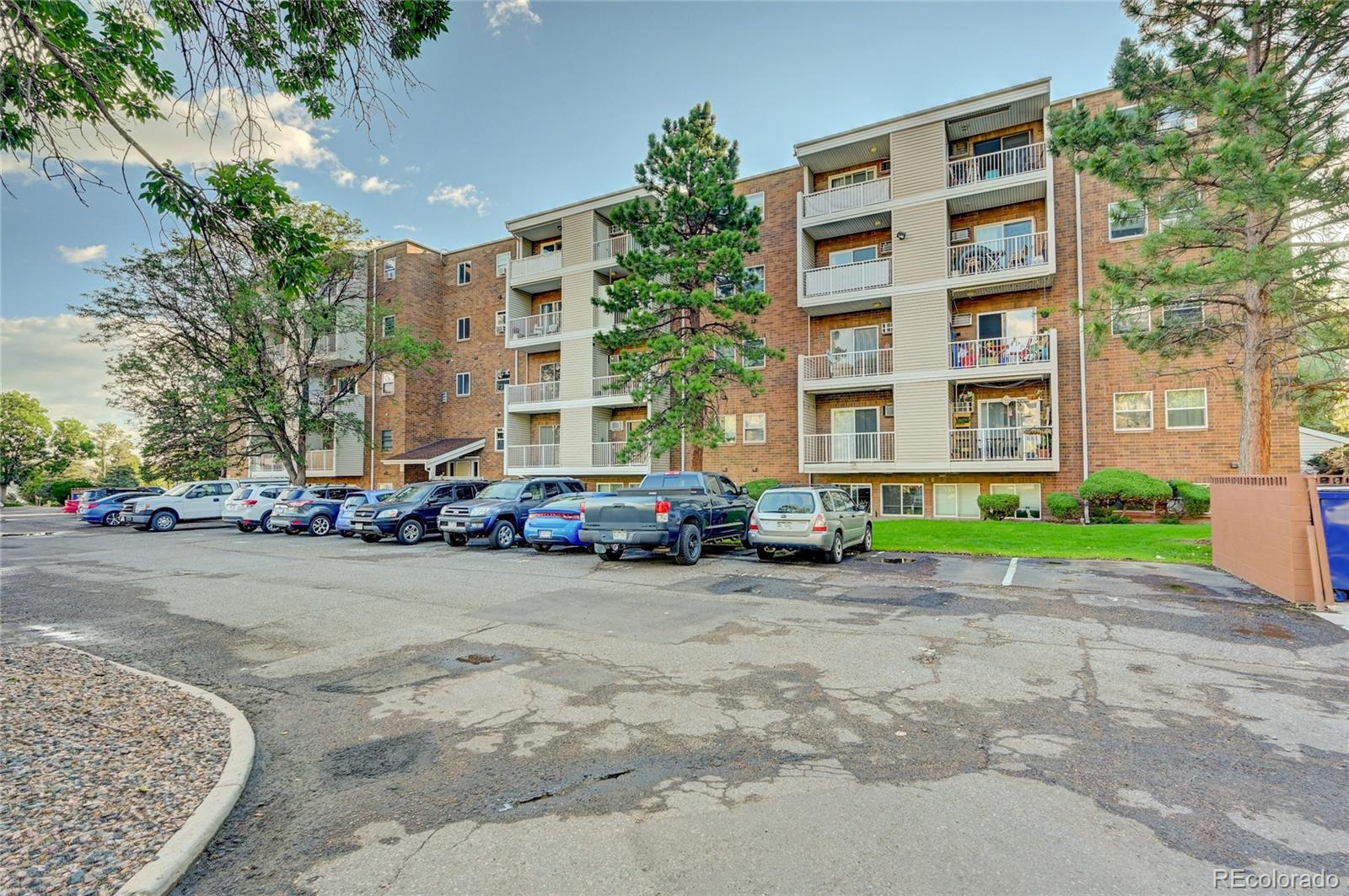 1200 Golden Circle Unit: 506