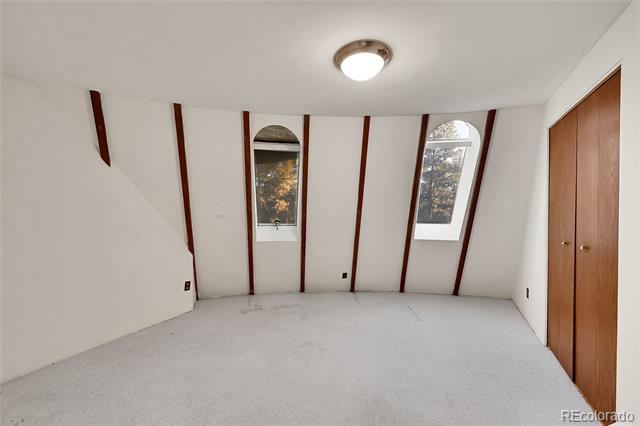 560 Lindsey Road