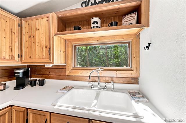 464 Long Trail Road