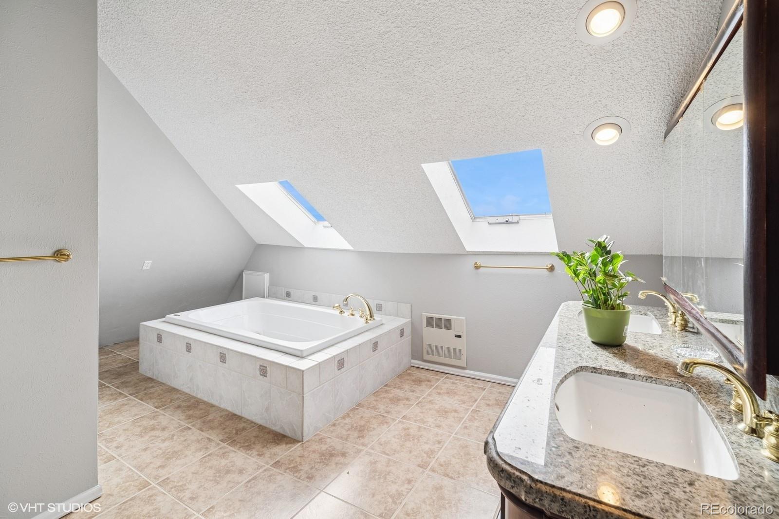 22081 Paradise Circle
