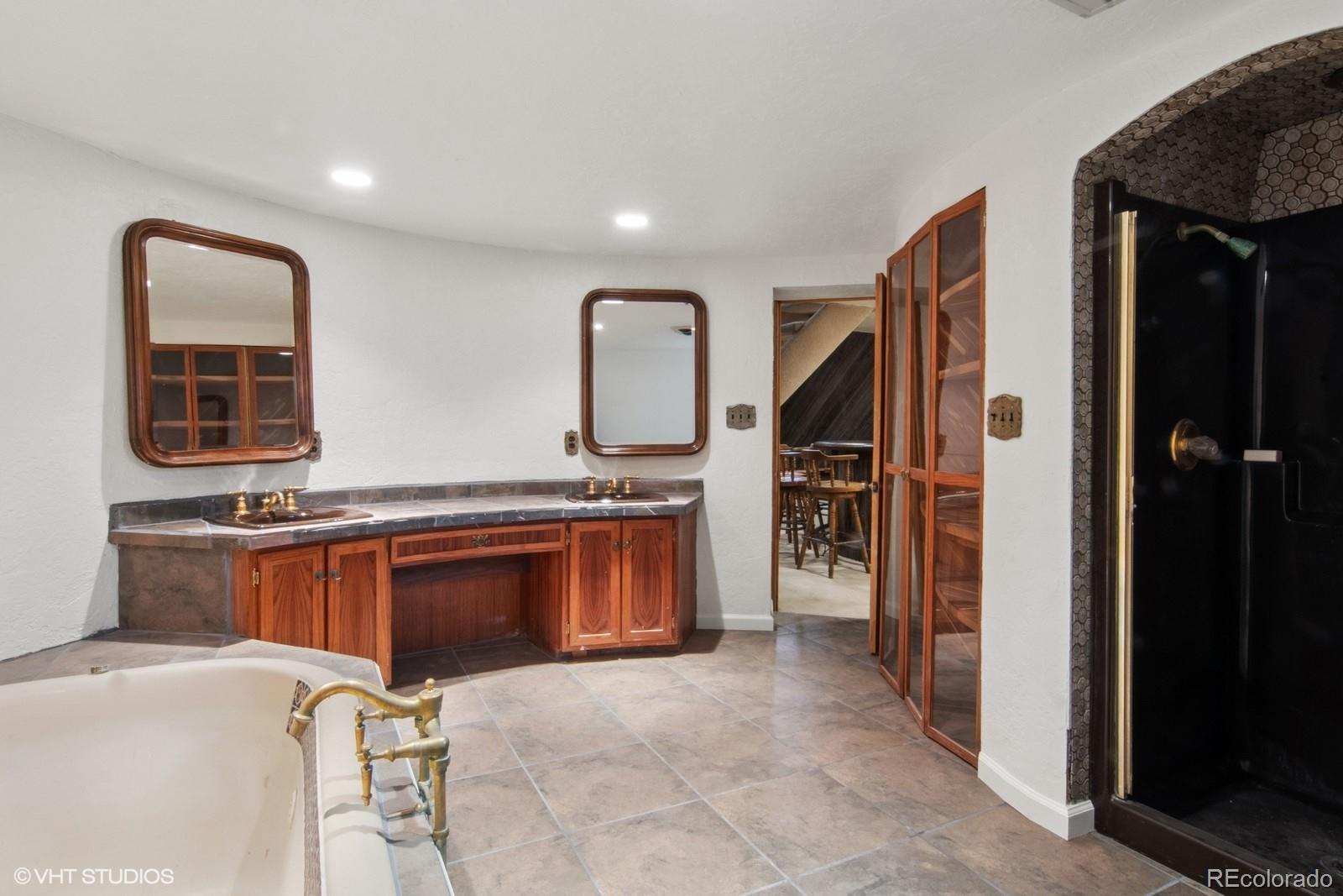 22081 Paradise Circle