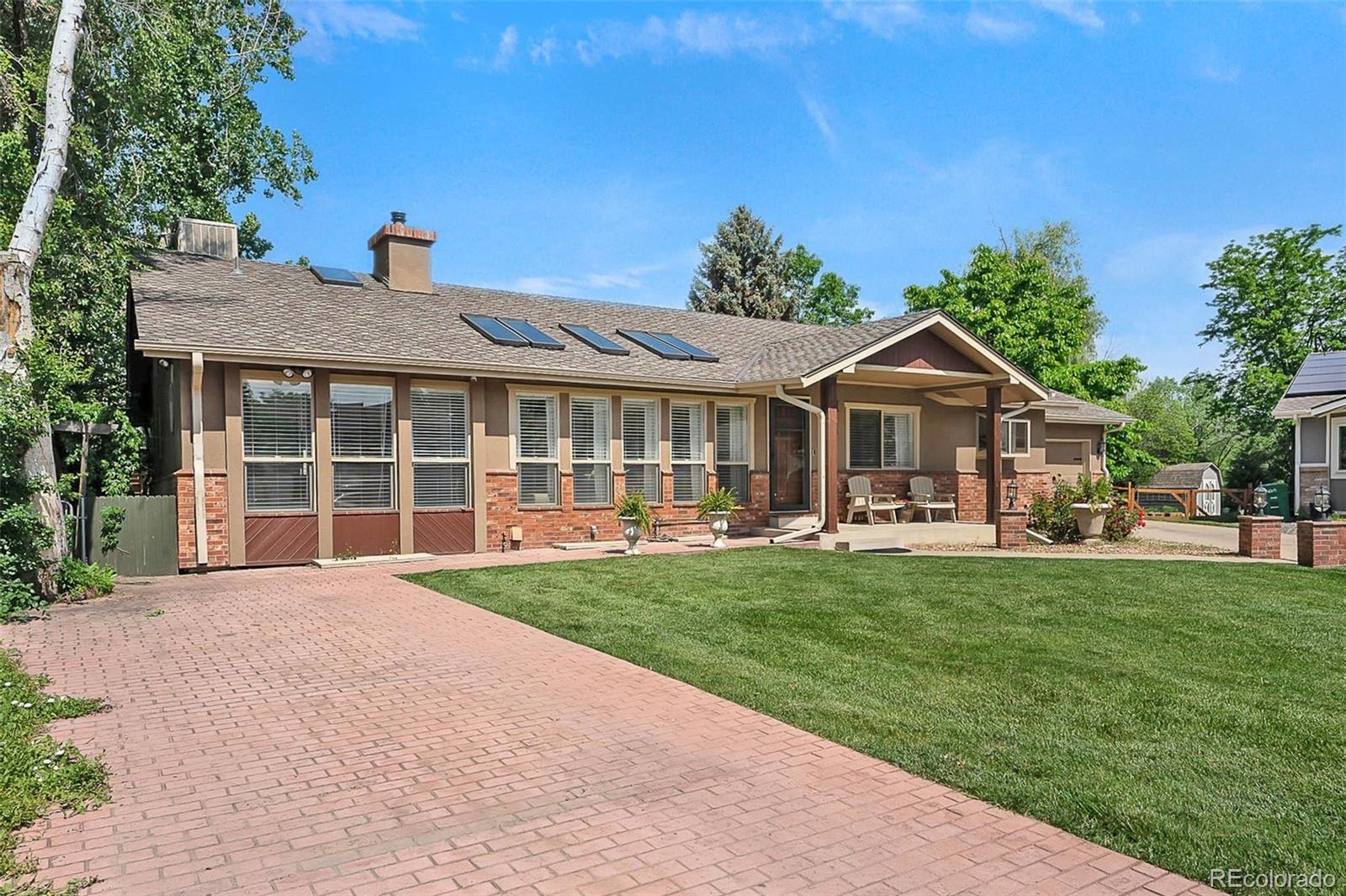 6223 W Flora Place