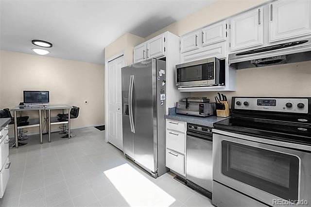 6223 W Flora Place