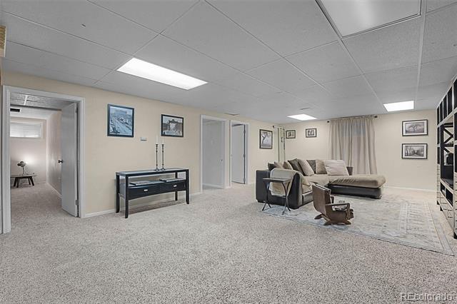 6223 W Flora Place