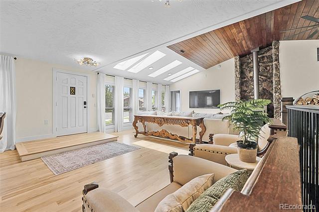 6223 W Flora Place
