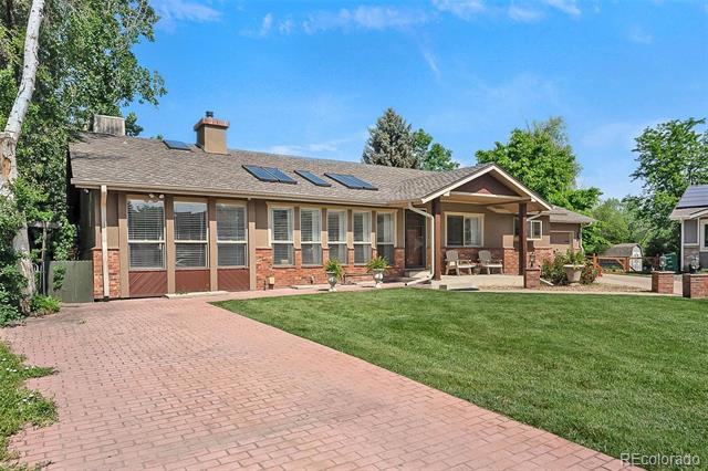 6223 W Flora Place