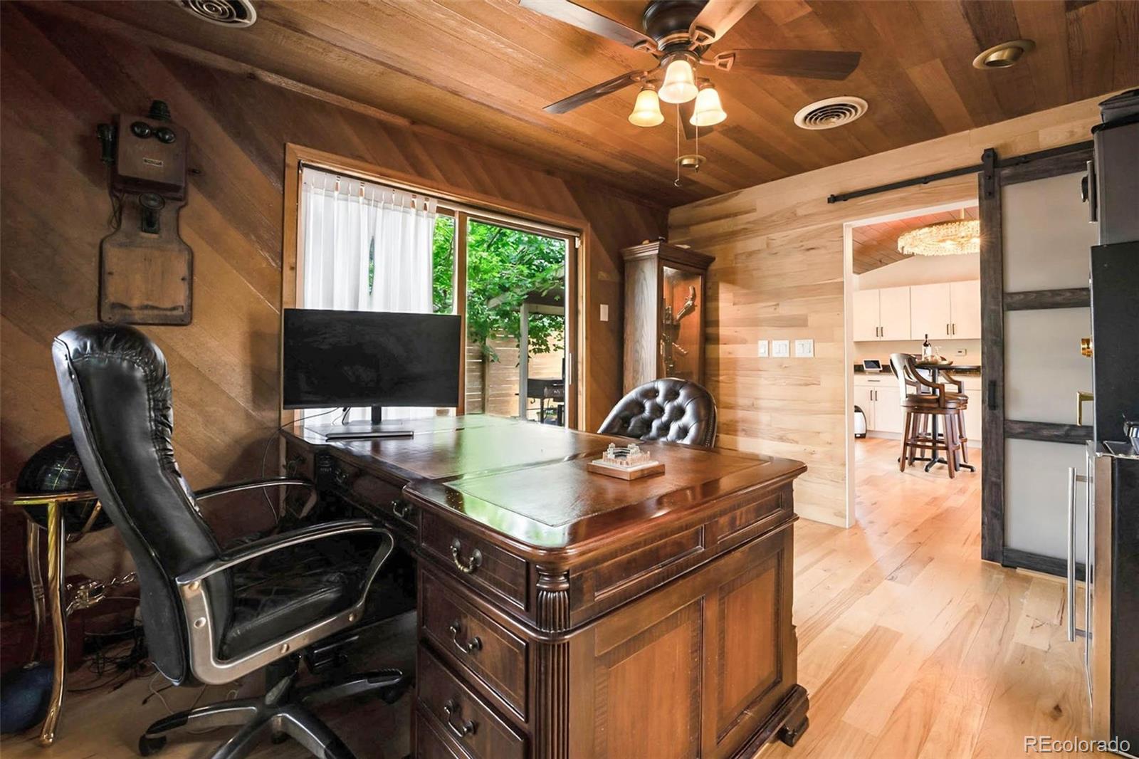 6223 W Flora Place