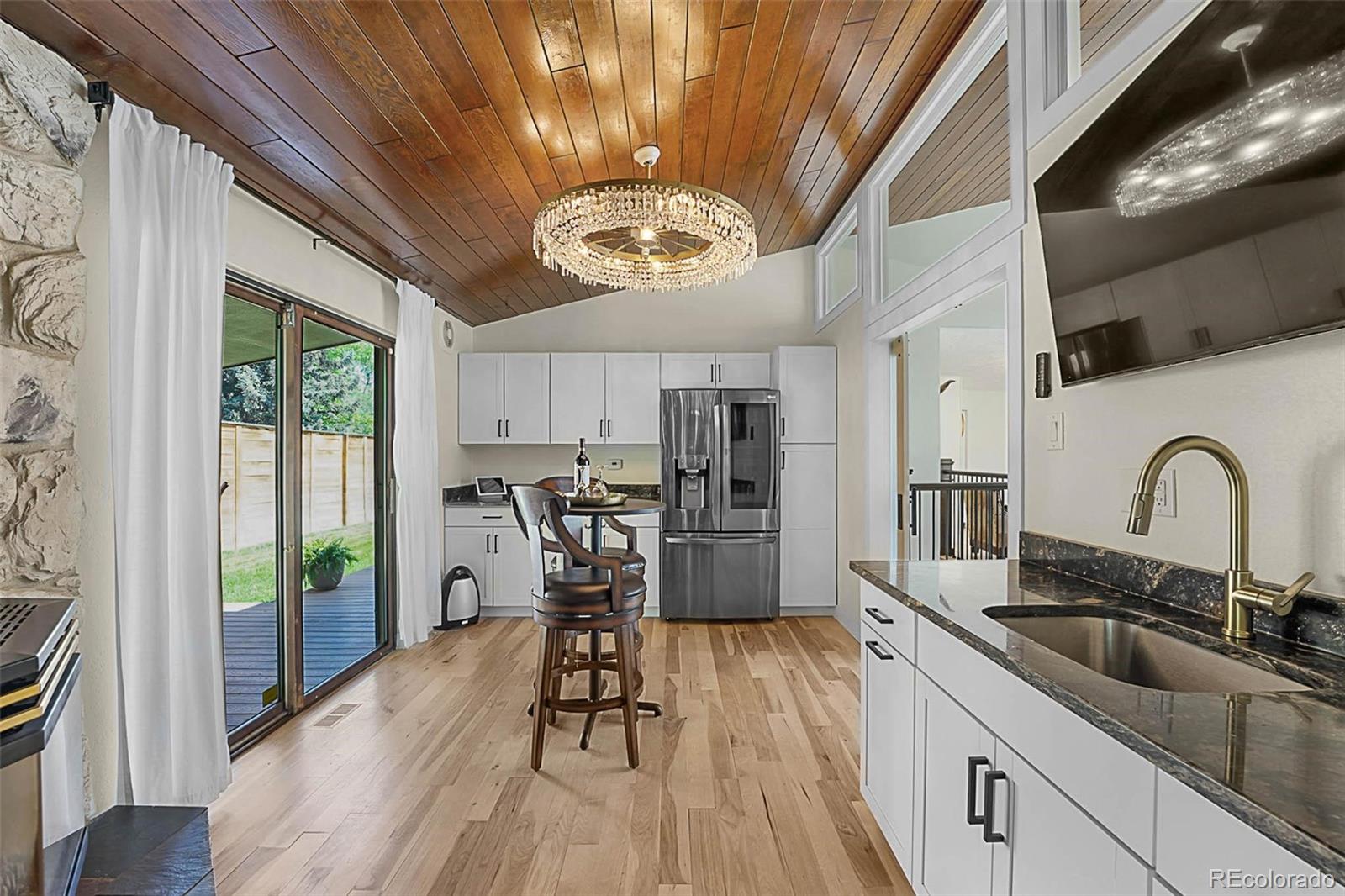 6223 W Flora Place
