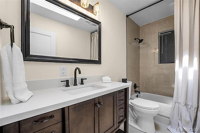 6223 W Flora Place