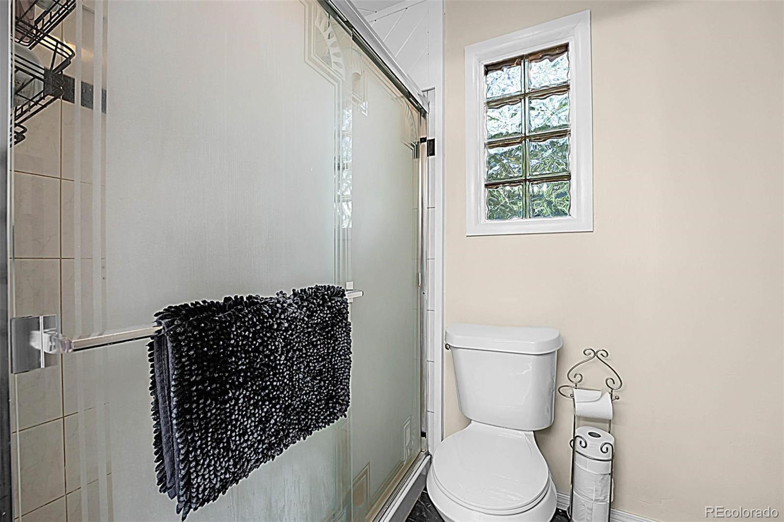 6223 W Flora Place