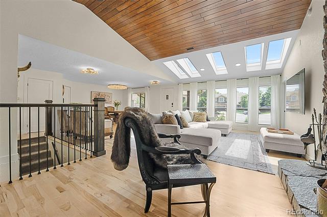 6223 W Flora Place