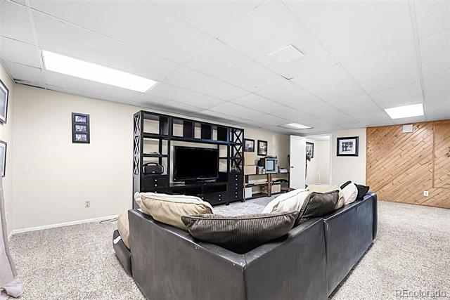 6223 W Flora Place