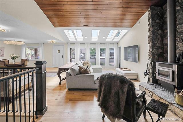 6223 W Flora Place