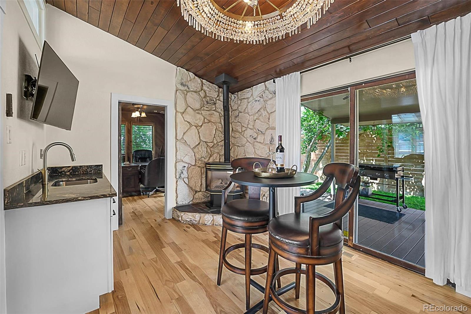 6223 W Flora Place