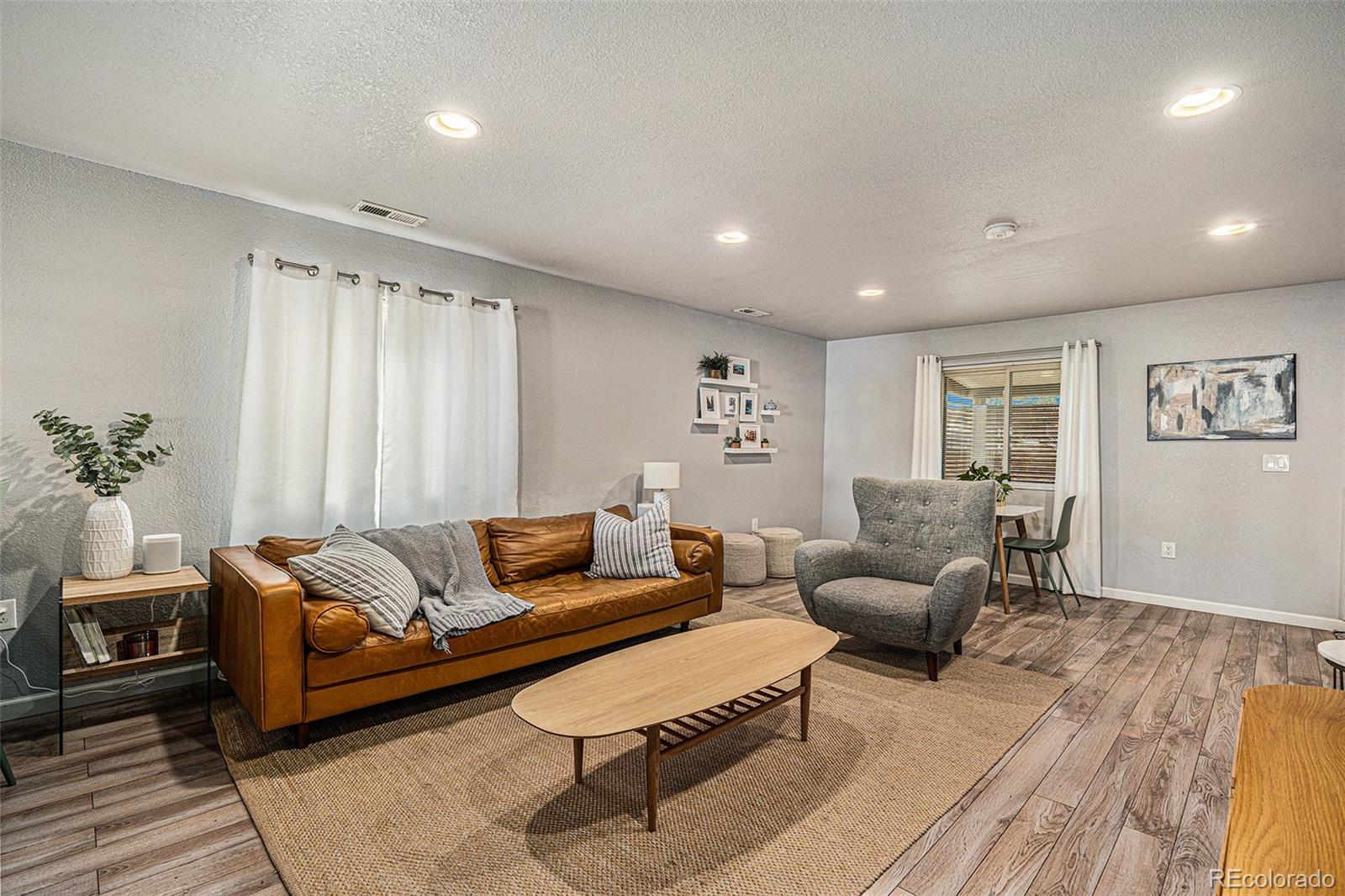3822 Sheridan Boulevard