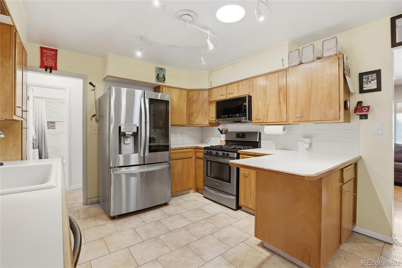 2913 W Tanforan Drive