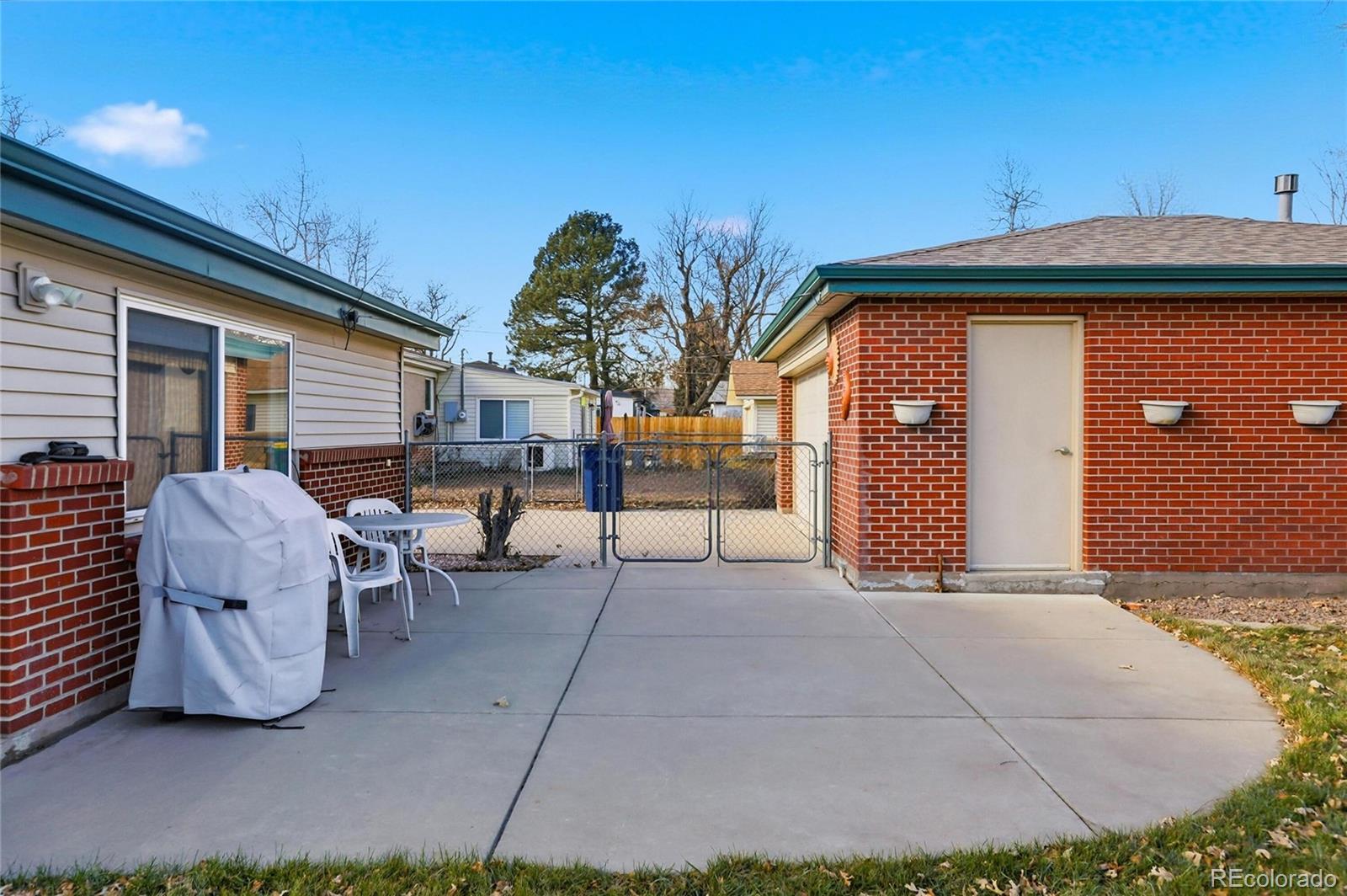 2913 W Tanforan Drive