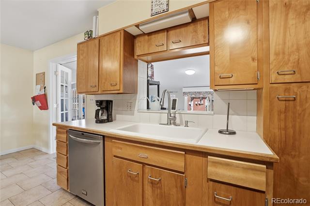 2913 W Tanforan Drive