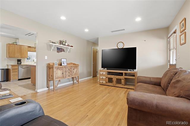 2913 W Tanforan Drive