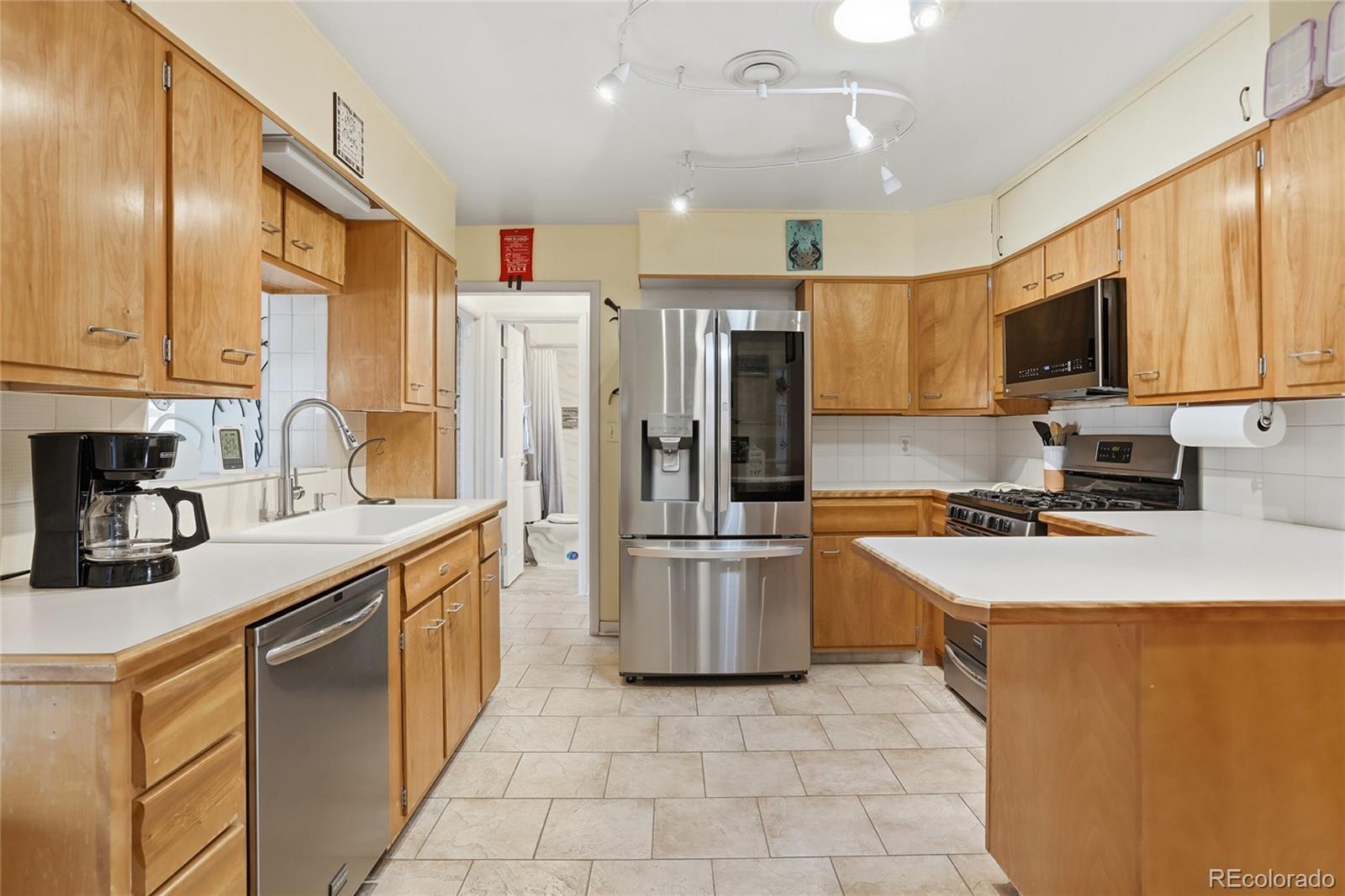 2913 W Tanforan Drive