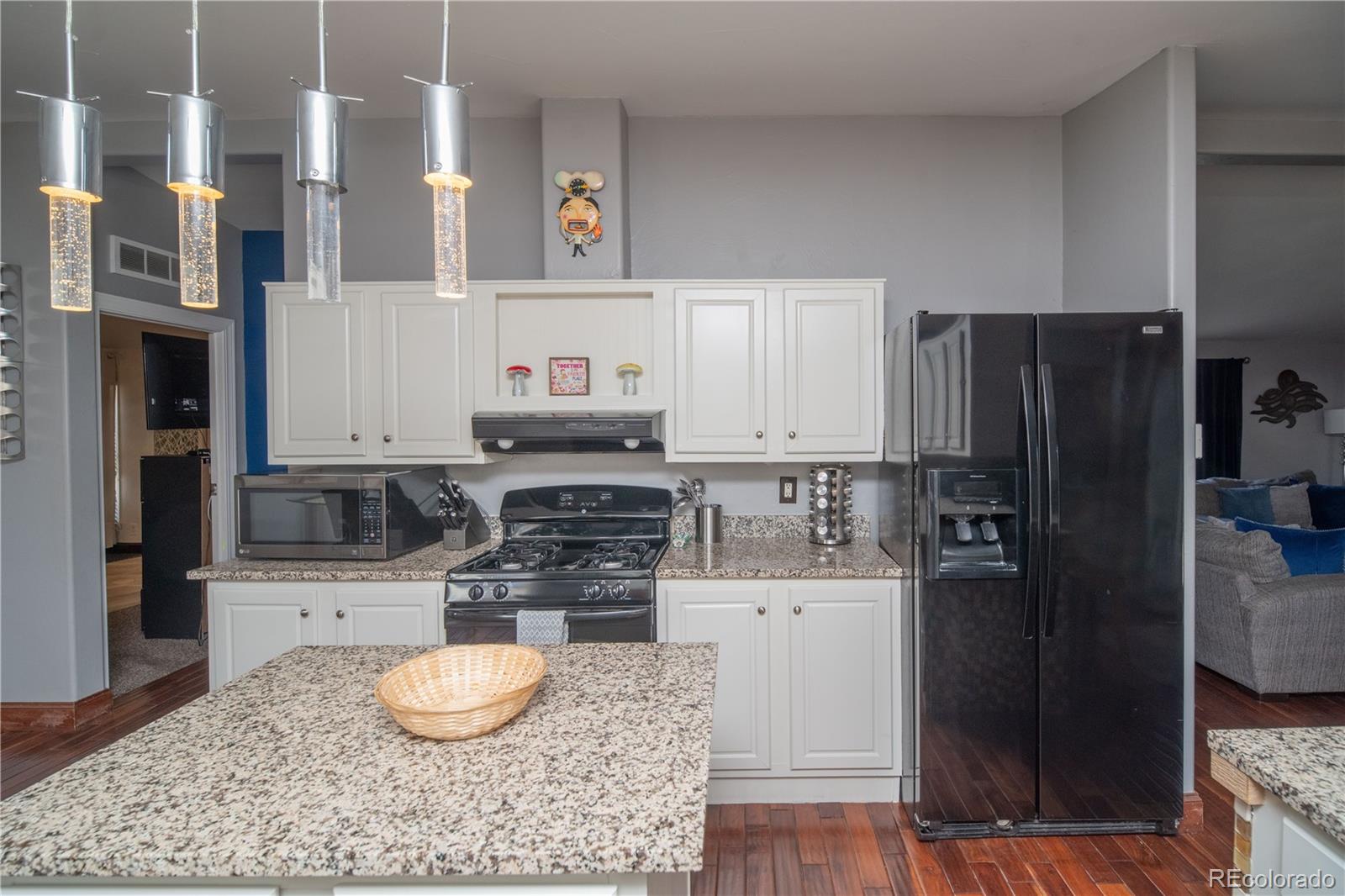 1571 Sheridan Boulevard