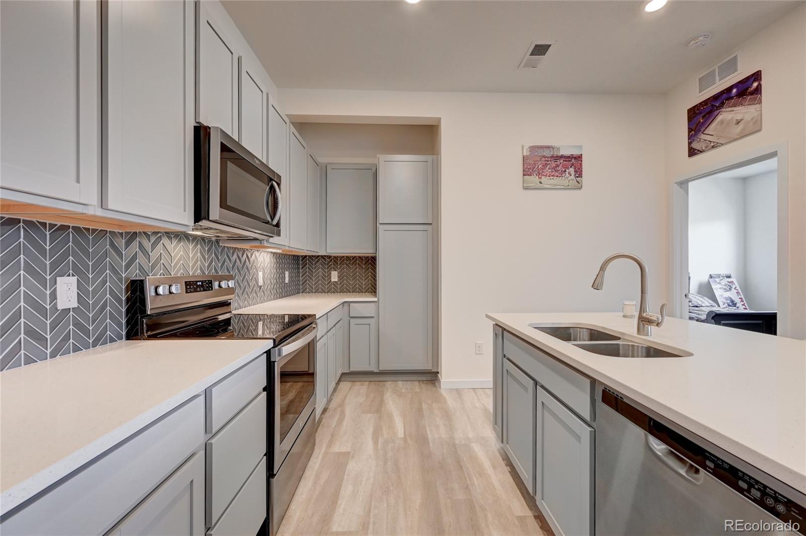 9287 Twenty Mile Road Unit: 405