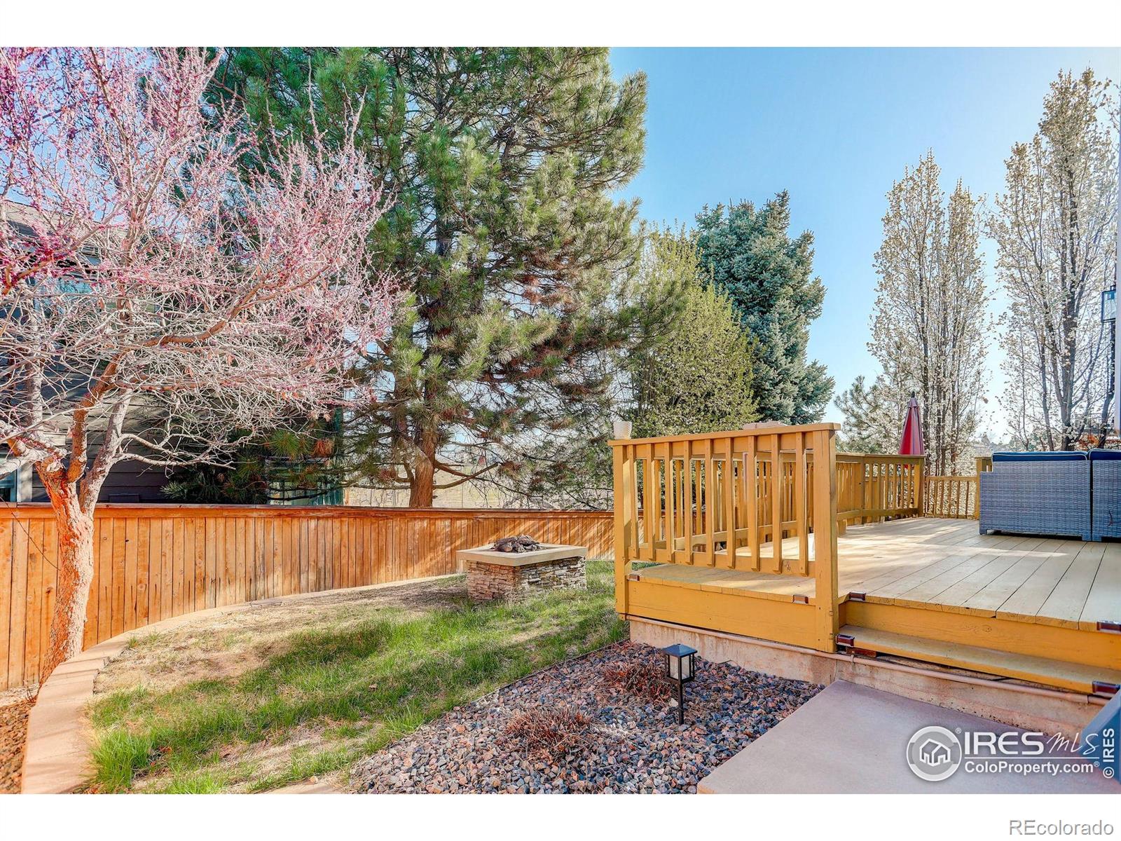 10081 Blackbird Circle