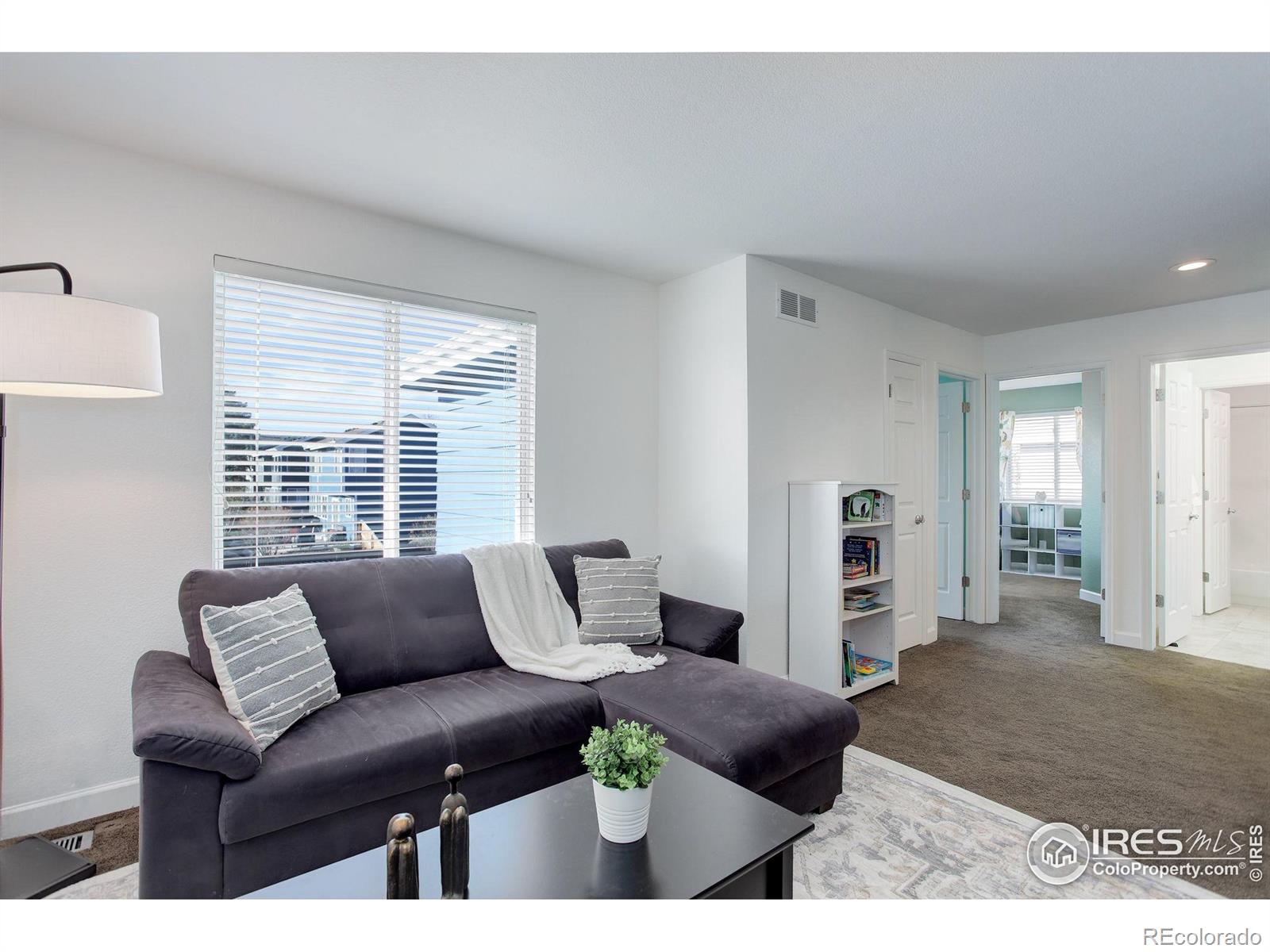 10081 Blackbird Circle